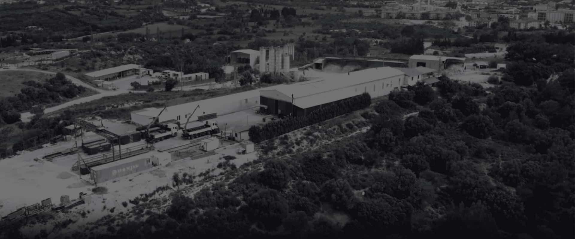 Tamçeki Tanıtım Videosu Tamçeki Üretim Tesisleri - Modern fabrika görünümü ve endüstriyel üretim alanı